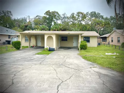 2821 52nd Avenue Dr W, Bradenton, FL 34207