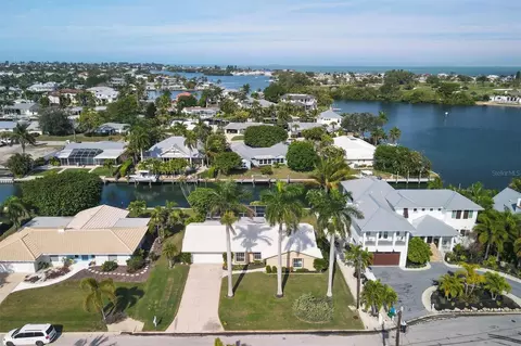 534 68th St, Holmes Beach, FL 34217