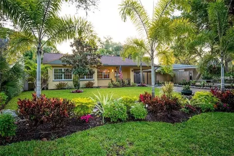 3016 Bay Shore Cir, Sarasota, FL 34234