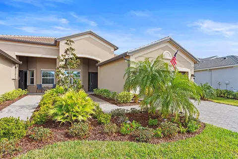 4917 Avila Lakes Dr, Wimauma, FL 33598
