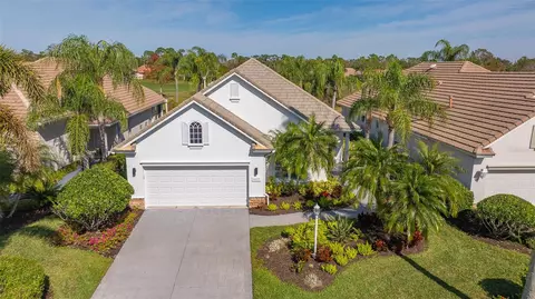 6615 Oakland Hills Dr, Lakewood Ranch, FL 34202