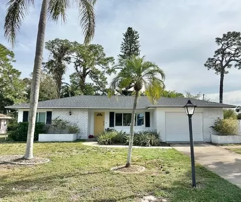 303 67th St NW, Bradenton, FL 34209
