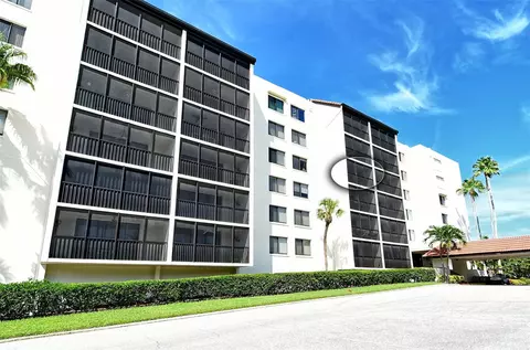2045 Gulf Of Mexico Dr #M1-402, Longboat Key, FL 34228