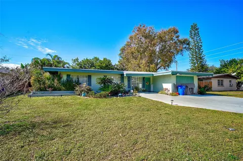 5704 17th St W, Bradenton, FL 34207