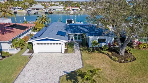 11805 4th St E, Treasure Island, FL 33706