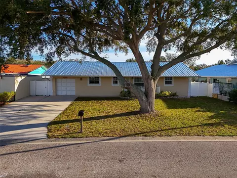 4208 2nd Ave NE, Bradenton, FL 34208