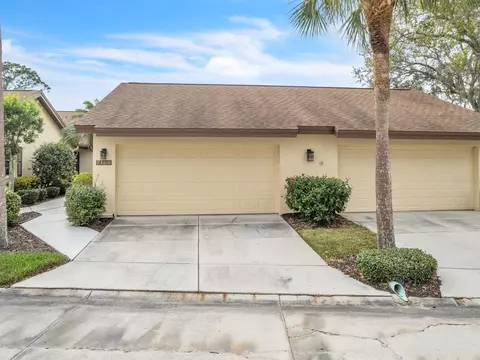 7166 Lakeside Dr, Sarasota, FL 34243