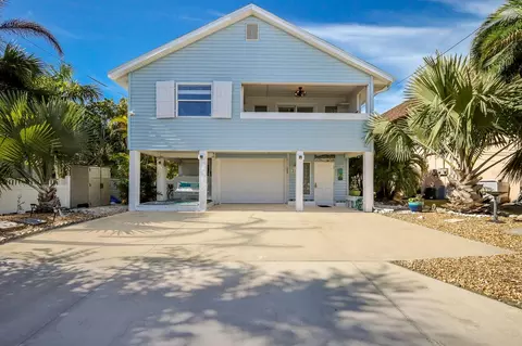 2110 Avenue A, Bradenton Beach, FL 34217