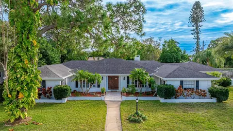 5611 10th Avenue Dr W, Bradenton, FL 34209