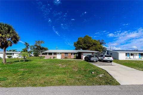 166 Easton Dr NW, Port Charlotte, FL 33952