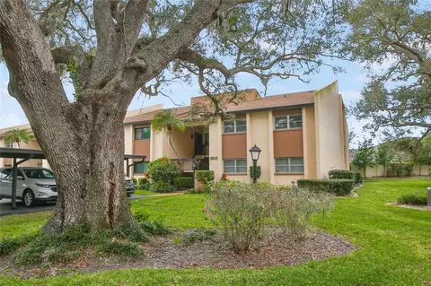 2612 Clubhouse Dr #204, Sarasota, FL 34232