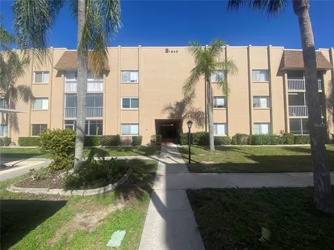 1540 Glen Oaks Dr E #B-133, Sarasota, FL 34232