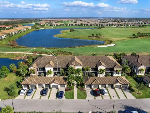 5558 Palmer Cir #201, Bradenton, FL 34211