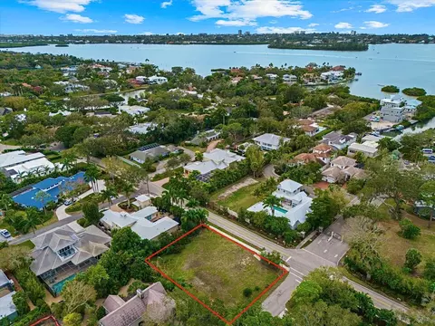4225 Camino Real, Sarasota, FL 34231