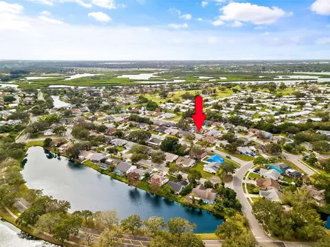 608 46th St E, Bradenton, FL 34208