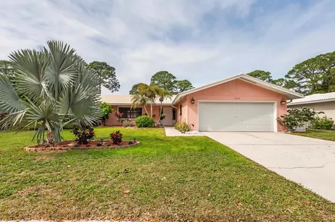 7516 Mariana Dr, Sarasota, FL 34231