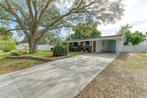 2832 Suncrest Dr, Sarasota, FL 34239