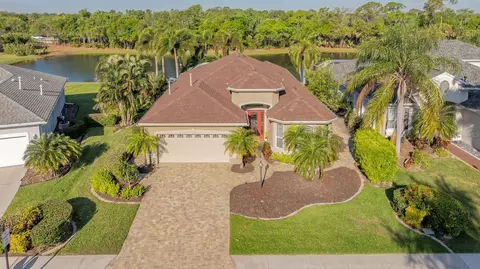 7824 Ashley Cir, University Park, FL 34201