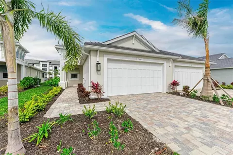205 Okeeffe Cir, Bradenton, FL 34212