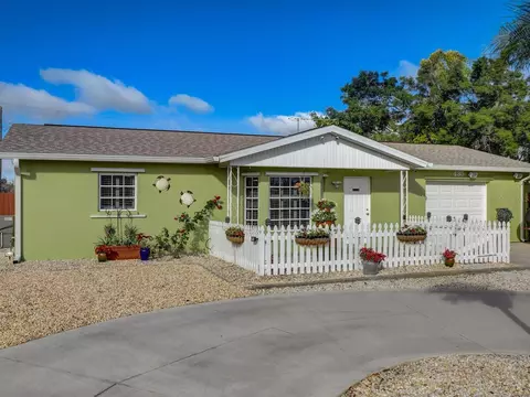 435 Sunnyside Dr, Venice, FL 34293