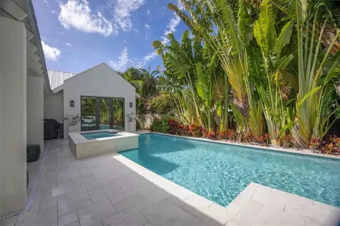 1822 Loma Linda St, Sarasota, FL 34239