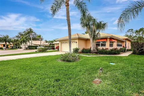 4718 Dundee Dr, Bradenton, FL 34210