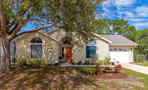 5809 Pauma Pl, Sarasota, FL 34232