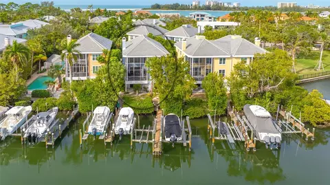 3948 Somerset Dr #3, Sarasota, FL 34242