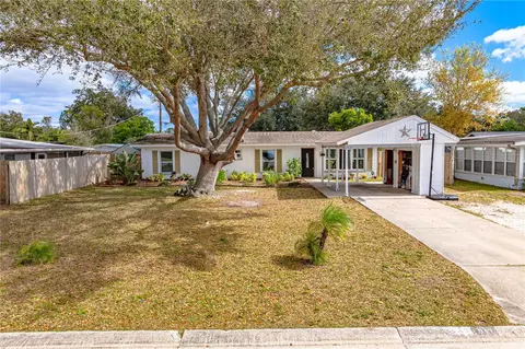 3937 Chaucer Ln, Sarasota, FL 34241