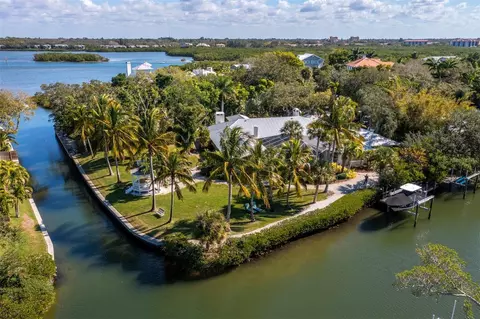 5349 Hidden Harbor Rd, Sarasota, FL 34242