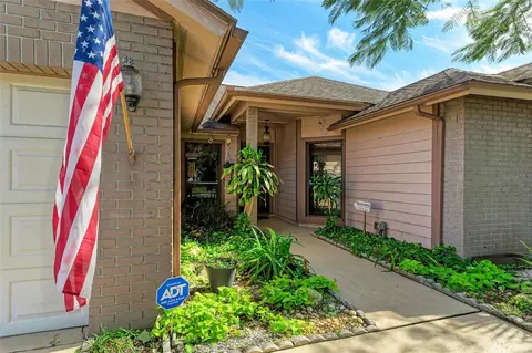 515 45th St E, Bradenton, FL 34208