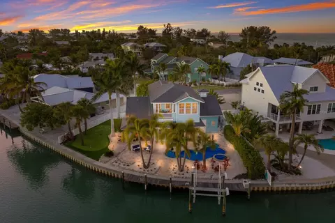 234 Lakeview Dr, Anna Maria, FL 34216