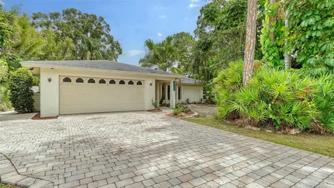 2303 Eugene St, Sarasota, FL 34231
