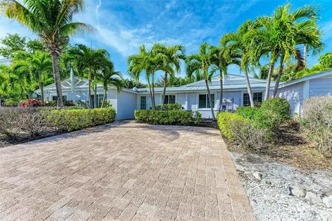 322 64th St #B, Holmes Beach, FL 34217