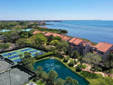 4531 Bay Club Dr, Bradenton, FL 34210