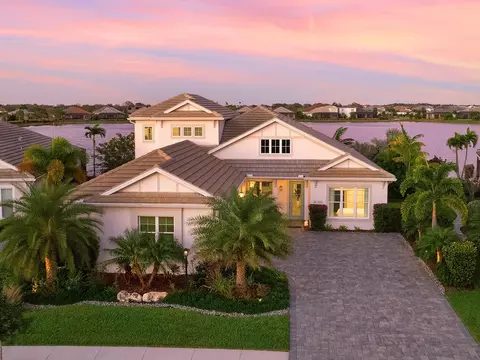 8088 Grande Shores Dr, Sarasota, FL 34240