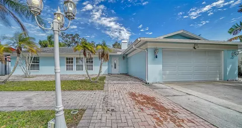 2905 Riviera Dr, Sarasota, FL 34232