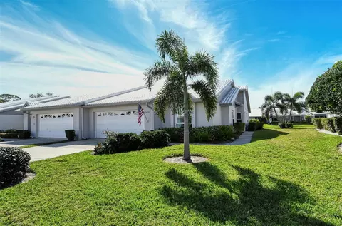 5468 Kelly Dr #9, Sarasota, FL 34233