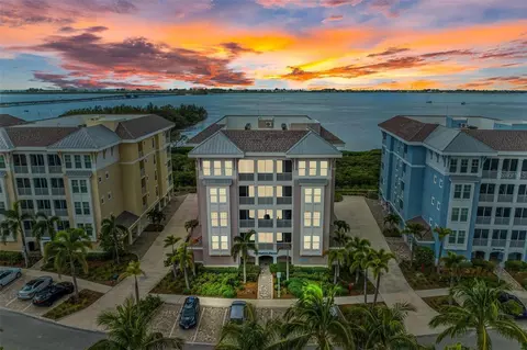 380 Aruba Cir #202, Bradenton, FL 34209
