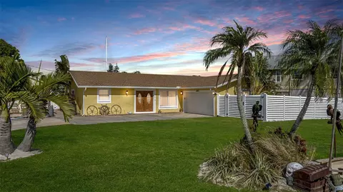 4824 Beacon Rd, Palmetto, FL 34221
