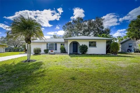 4916 Live Oak Dr, Sarasota, FL 34232