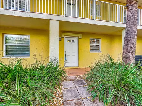 930 La Costa Cir #3, Sarasota, FL 34237