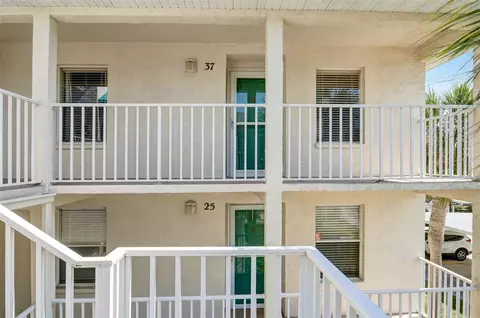 7294 Cloister Dr #37, Sarasota, FL 34231