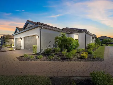 4725 Tortona Ct, Bradenton, FL 34211