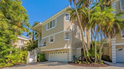 3913 Hamilton Club Cir #2, Sarasota, FL 34242