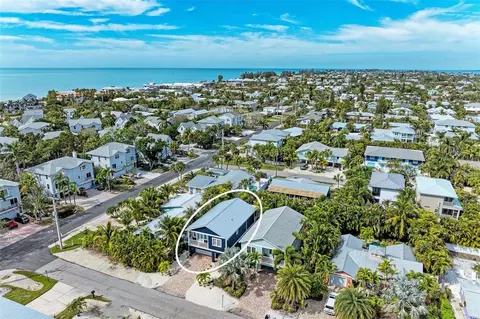 300 62nd St, Holmes Beach, FL 34217
