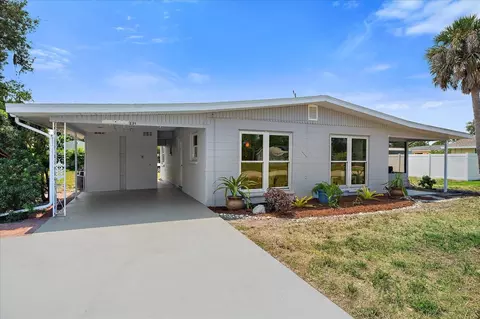 231 E Wentworth St, Englewood, FL 34223