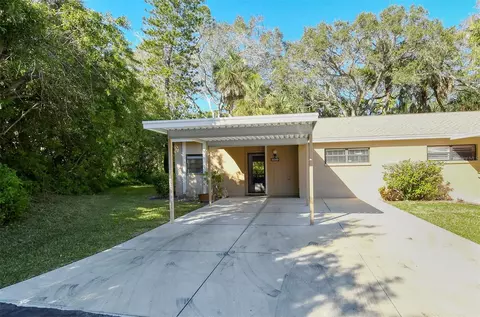 5049 Village Gardens Dr #16, Sarasota, FL 34234