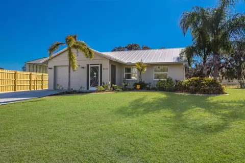 5296 Bunyan St, Sarasota, FL 34232
