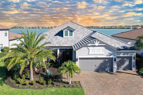 7992 Grande Shores Dr, Sarasota, FL 34240